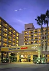 Fairfield By Marriott Anaheim Resort 3*,