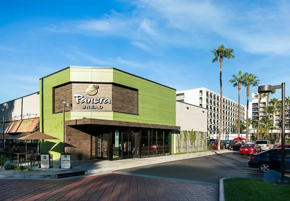 Fairfield By Marriott Anaheim Resort